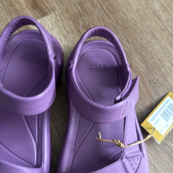 Teva Hurricane Drift Sandals NWT - Picture 2 of 6